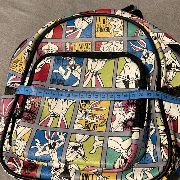 Looney tunes mini backpack in very good condition - Picture 7 of 8
